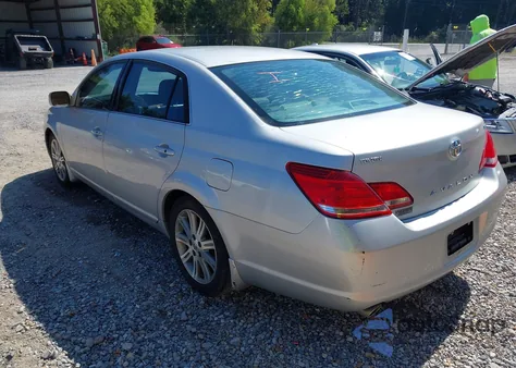 2006 Toyota Avalon Limited z USA, uszkodzony, nr VIN 4T1BK36B76U120646